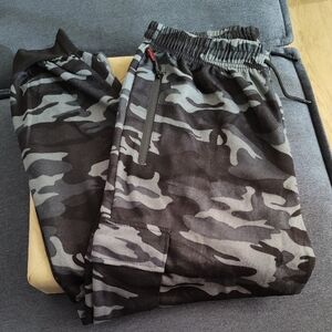 Women's Black & Gray Camouflage Jogger Sweatpants S/M